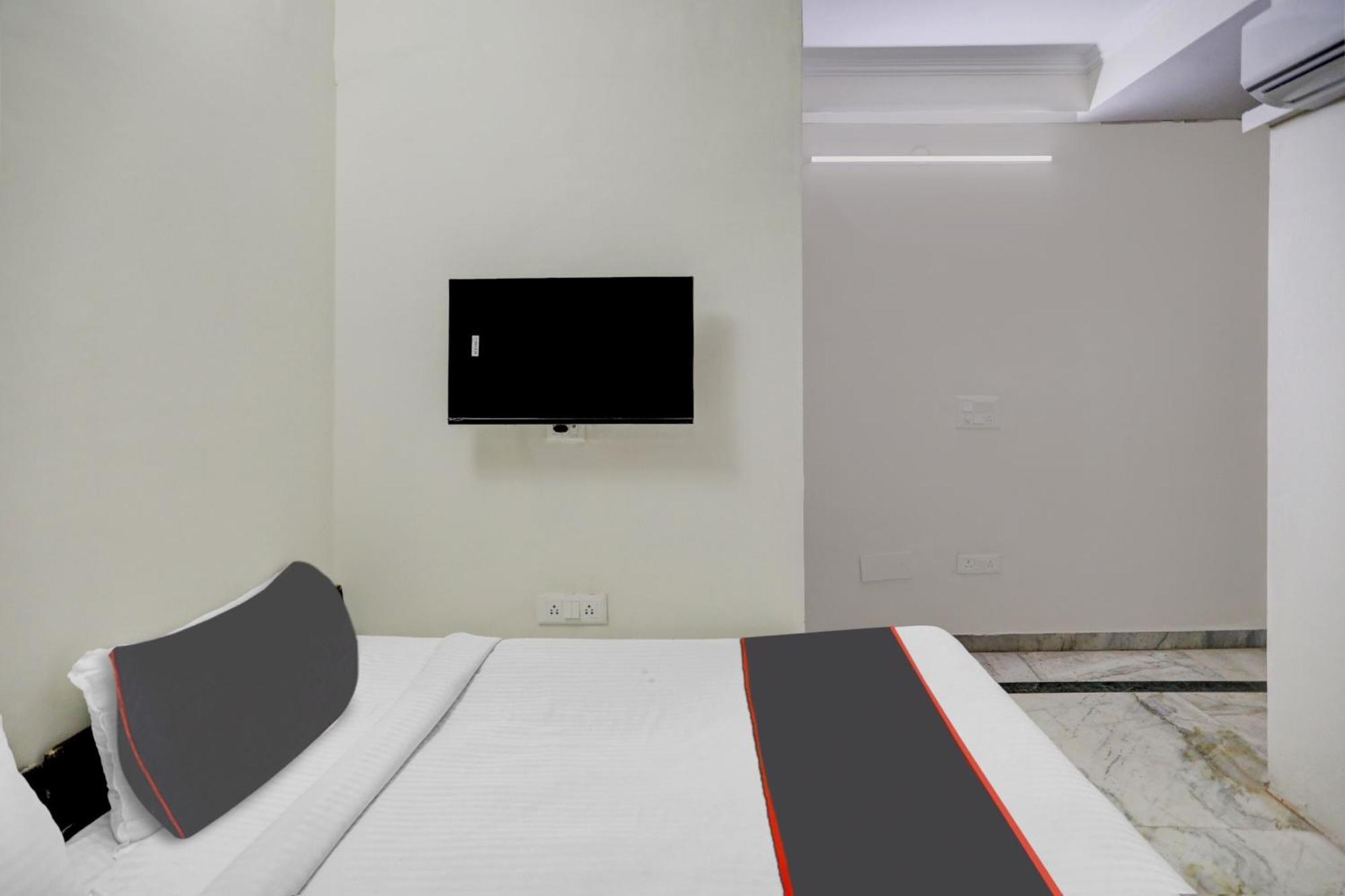 Super Capital O Uk House Residency Ξενοδοχείο Γκουργκάον Εξωτερικό φωτογραφία